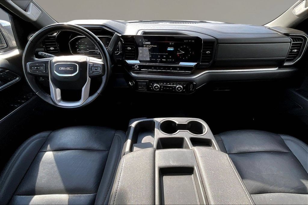 Used 2025 GMC Sierra 1500 SLT AWD/4WD image 8