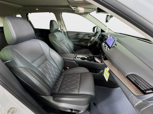 New 2026 Nissan Rogue Platinum image 29