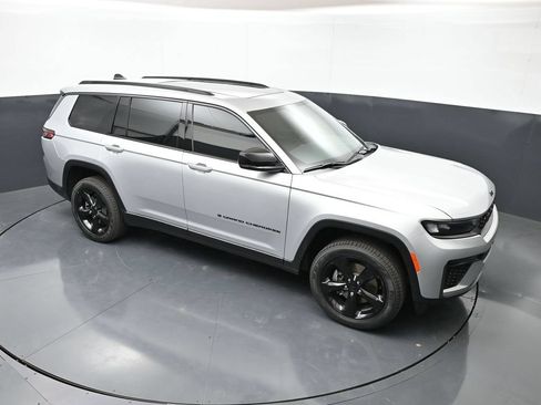 New 2026 Jeep Grand Cherokee L Limited w/ Limited Altitude Package AWD/4WD image 40