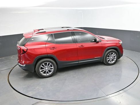 Used 2023 GMC Terrain SLT AWD/4WD image 32
