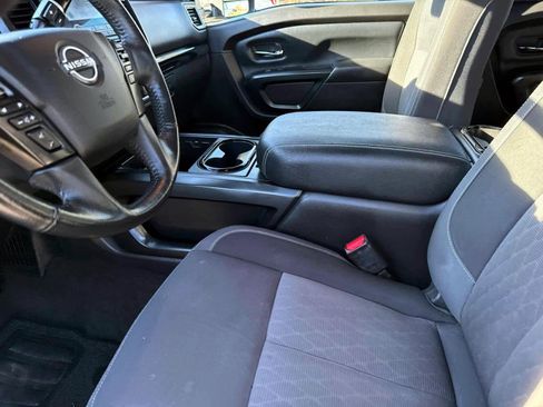 Used 2023 Nissan Titan SV w/ SV Convenience Package image 11