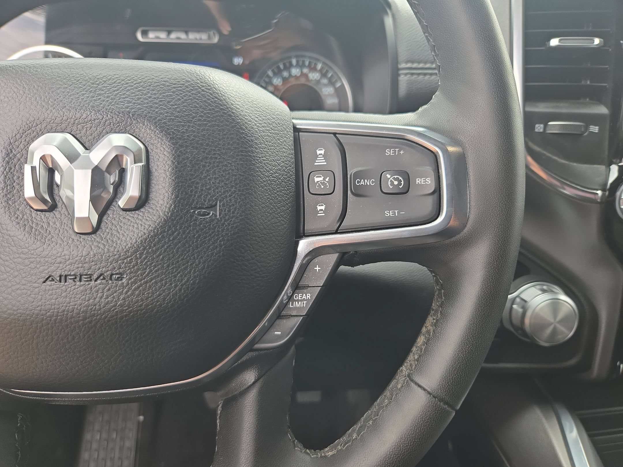 Used 2025 RAM 1500 Laramie w/ Laramie Southwest Edition AWD/4WD image 22
