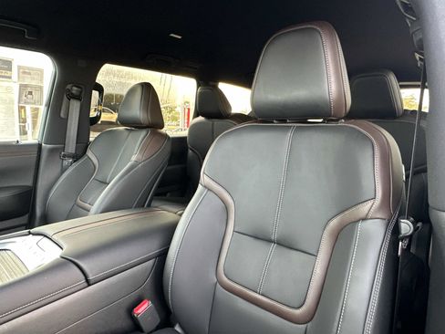 New 2026 Nissan Armada SL w/ Captain's Chari Seat Package image 29