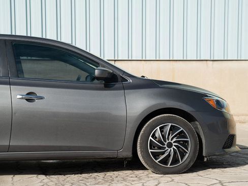 Used 2019 Nissan Sentra S image 11