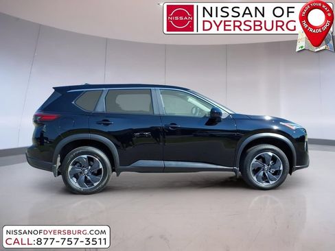 Used 2025 Nissan Rogue SV FWD image 2