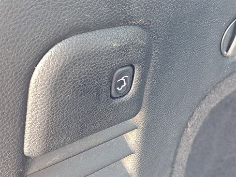 Used 2019 Jeep Grand Cherokee Limited image 27