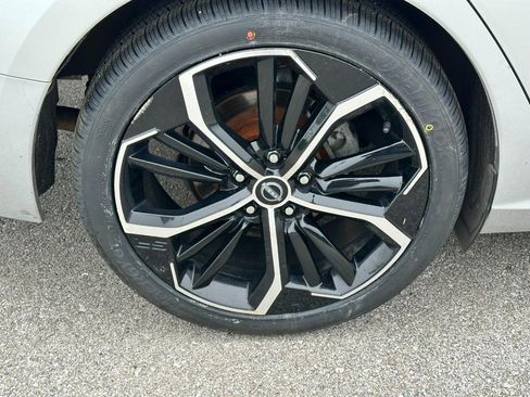 Used 2024 Nissan Altima 2.5 SR FWD image 7