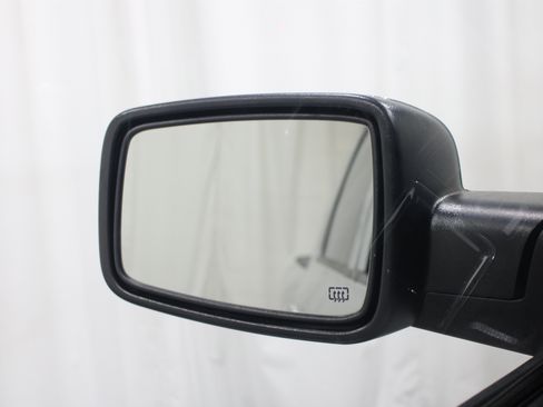 Used 2016 RAM 1500 Laramie w/ Convenience Group AWD/4WD image 9
