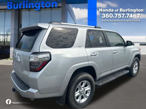 Used 2019 Toyota 4Runner SR5 AWD/4WD image 6