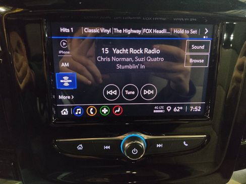 Used 2023 Chevrolet Traverse LS image 25