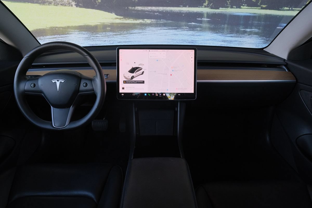 Used 2020 Tesla Model 3 Standard Range RWD image 14