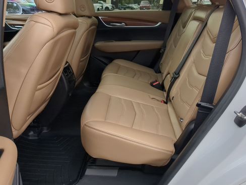 Used 2018 Cadillac XT5 Platinum image 22