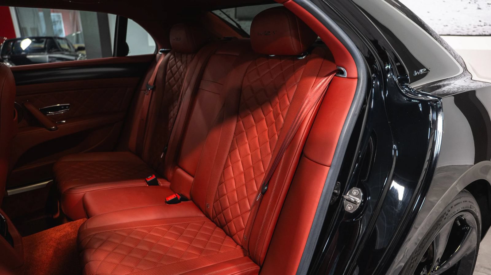 Used 2018 Bentley Flying Spur S W12 AWD/4WD image 32