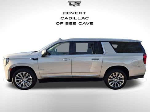 Used 2023 GMC Yukon XL Denali image 5