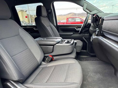 Used 2025 Chevrolet Silverado 2500 LT w/ Convenience Package image 29