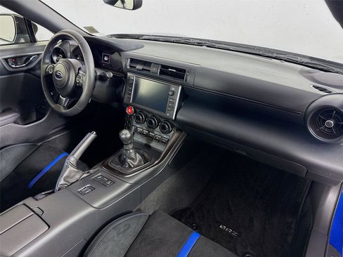 Used 2025 Subaru BRZ tS RWD image 28