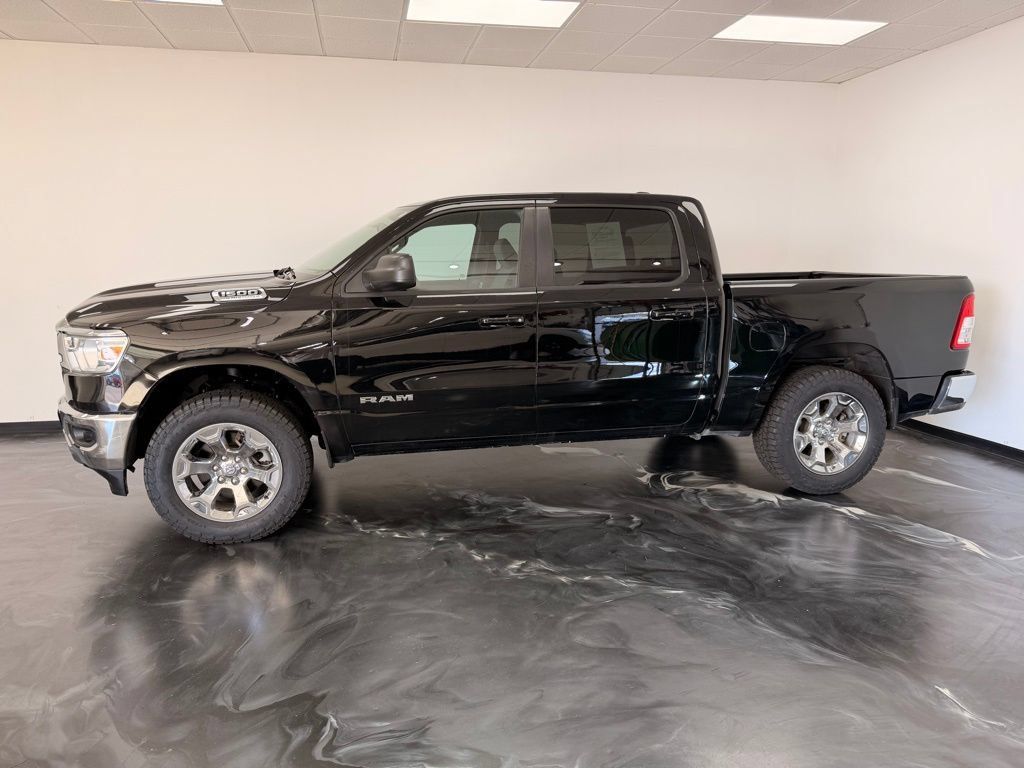Used 2022 RAM 1500 Big Horn AWD/4WD image 3