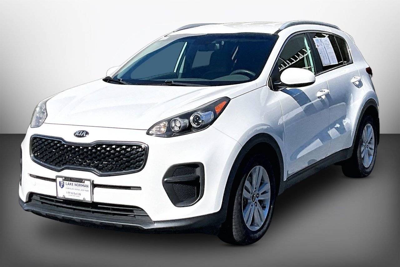 Used 2017 Kia Sportage LX w/ LX Popular Package FWD image 4