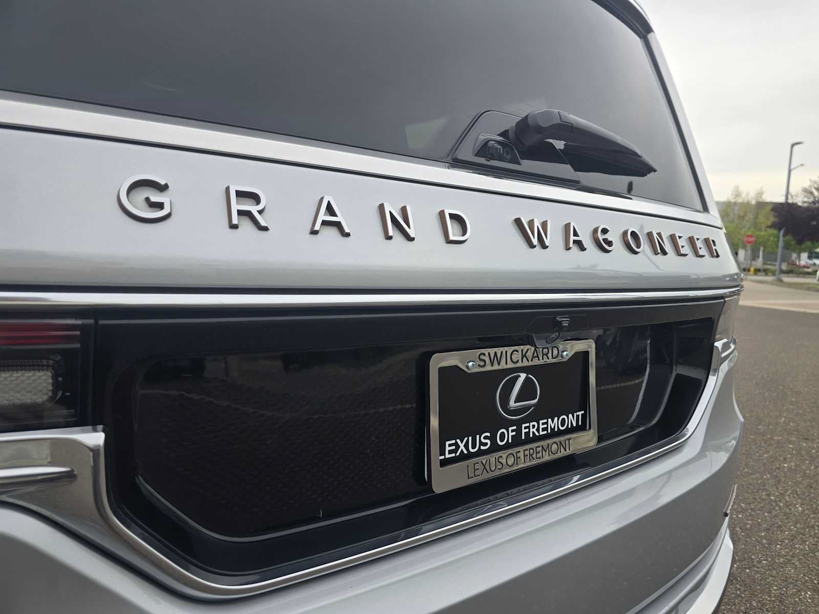Used 2024 Jeep Grand Wagoneer L Series III AWD/4WD image 18