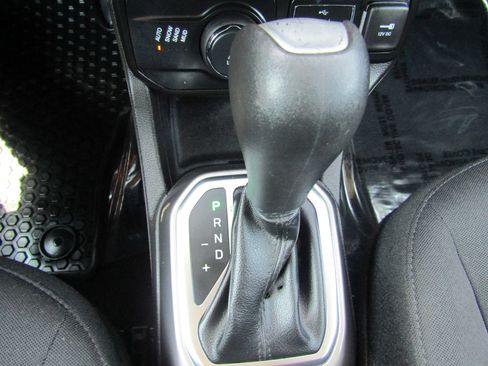 Used 2022 Jeep Renegade Sport w/ Sport Appearance Group AWD/4WD image 30