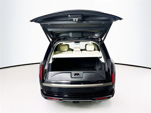 Used 2023 Land Rover Range Rover SE image 6