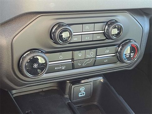 New 2025 Ford Bronco Base image 26