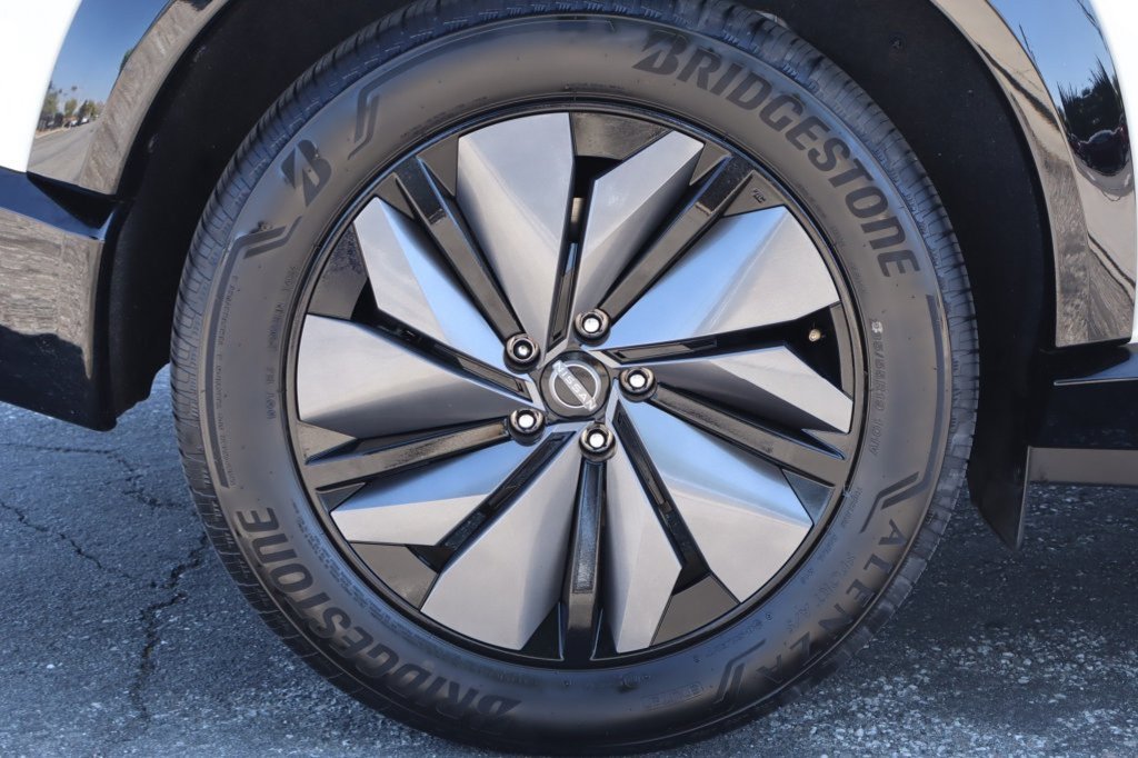 Used 2024 Nissan Ariya AWD image 11
