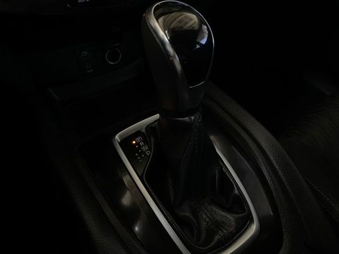 Used 2017 Nissan Rogue S FWD image 37
