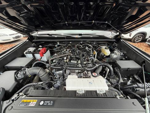 Used 2025 Toyota 4Runner TRD Off-Road image 32