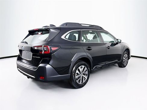 Used 2024 Subaru Outback AWD/4WD image 11