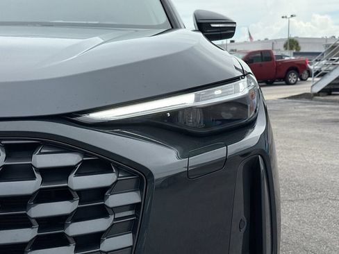 Used 2025 Audi Q5 Premium Plus w/ Premium Plus AWD/4WD image 9