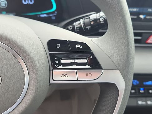 New 2026 Hyundai Elantra Hybrid FWD image 25