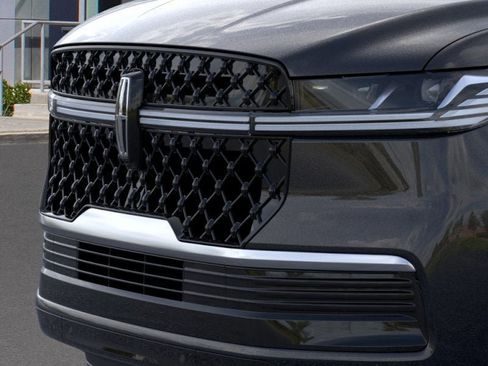 New 2026 Lincoln Navigator Reserve w/ Jet Appearance Package image 17