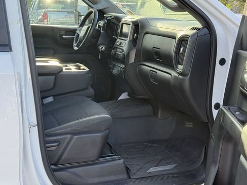 Used 2020 Chevrolet Silverado 1500 Custom w/ Custom Max Trailering Package AWD/4WD image 15