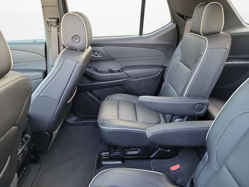 Used 2023 Chevrolet Traverse Premier FWD image 16