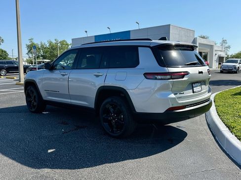 Used 2023 Jeep Grand Cherokee L Laredo AWD/4WD image 7