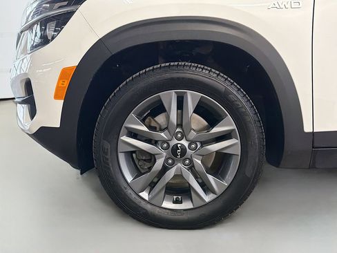 Used 2023 Kia Seltos S w/ Navigation Package image 32