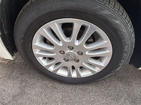 Used 2010 Toyota Sienna XLE image 42