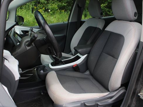 Used 2021 Chevrolet Bolt LT FWD image 17