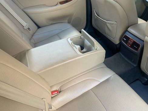 Used 2013 Hyundai Genesis 3.8 image 12