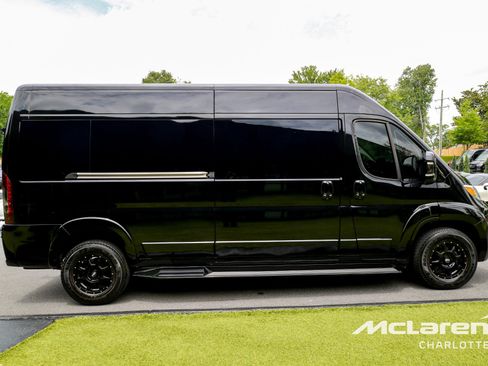Used 2023 RAM ProMaster 2500 w/ Driver Convenience Group FWD image 9