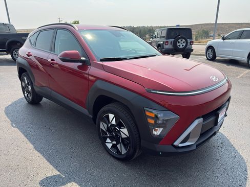 Used 2025 Hyundai Kona SEL AWD/4WD image 3