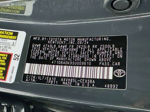 Used 2025 Toyota Camry SE w/ Multimedia Upgrade Package AWD/4WD image 17