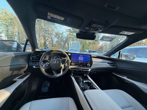 Certified 2024 Lexus RX 350 Premium w/ Accessory Package (P1) image 6