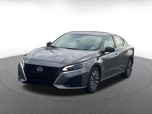 Used 2025 Nissan Altima 2.5 SV image 7