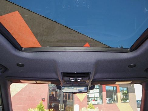 Used 2023 Land Rover Defender 90 V8 image 9