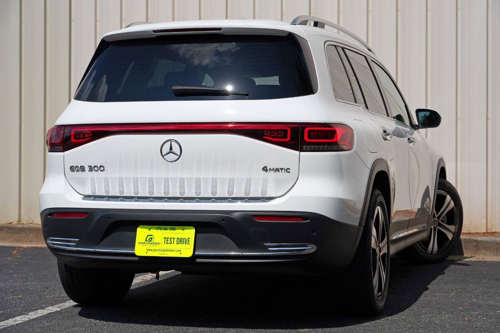 Used 2023 Mercedes-Benz EQB 300 4MATIC w/ Exclusive Package image 5