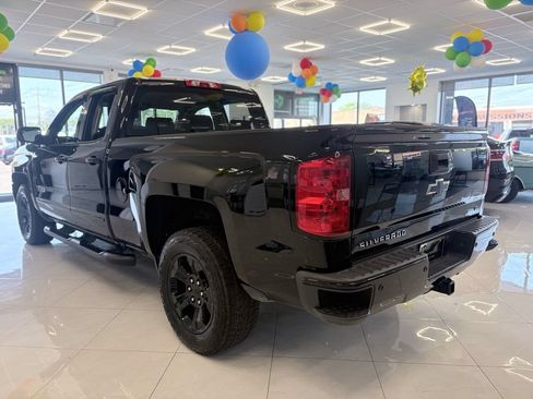 Used 2017 Chevrolet Silverado 1500 LT w/ Midnight Edition AWD/4WD image 10