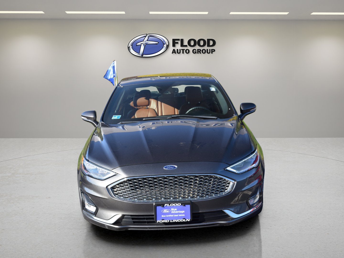 Used 2019 Ford Fusion Energi Titanium FWD image 2