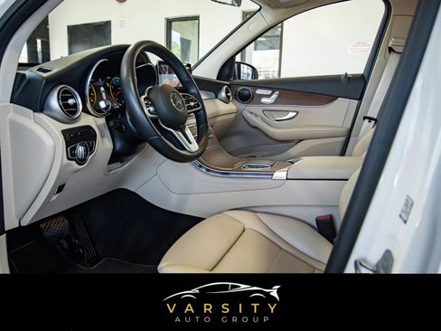 Used 2021 Mercedes-Benz GLC 300 4MATIC image 9